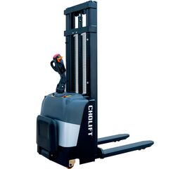 Штабелер QDA15EM35 электрический с платформой оператора без ограничителей